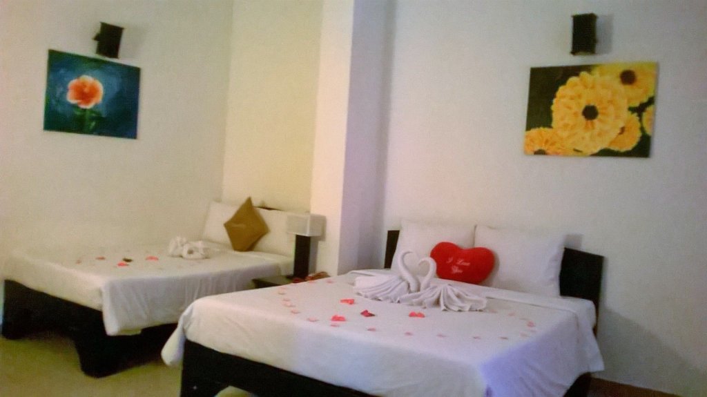 Фото Ruby Bistro Hotel
