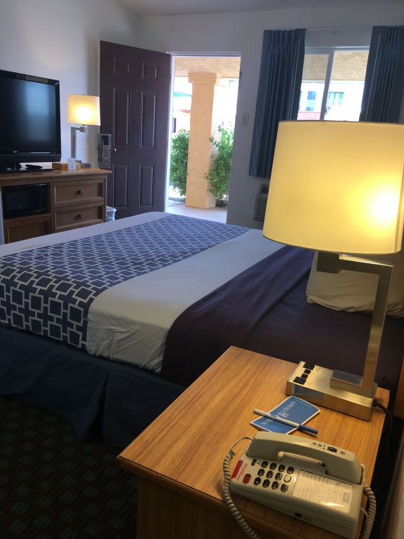 Фото Rodeway Inn Old Town Scottsdale