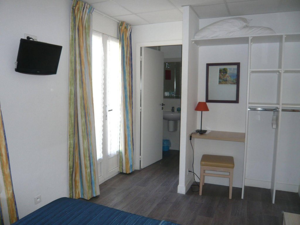 Фото Hotel Parisien