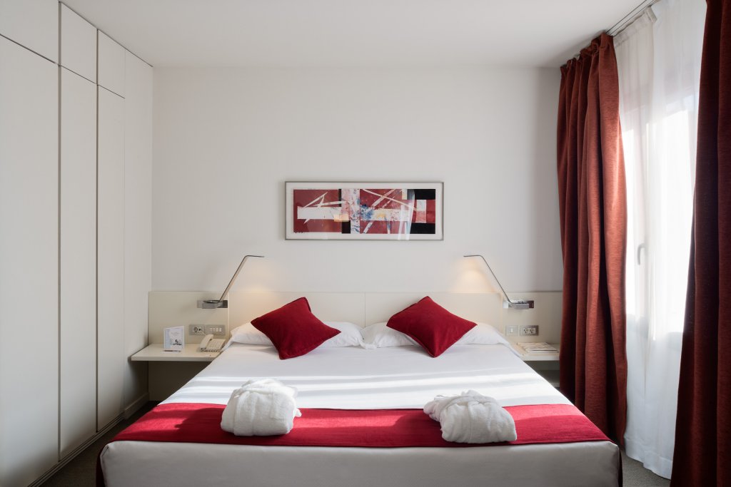 Фото Sercotel Ámister Art Hotel