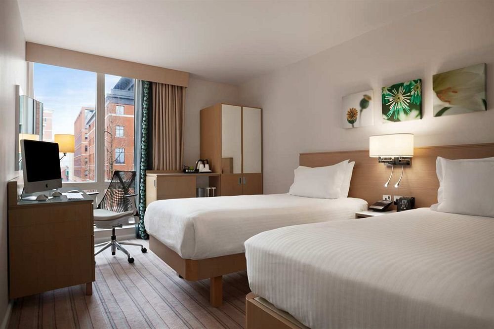 Фото Hilton Garden Inn Birmingham Brindleyplace