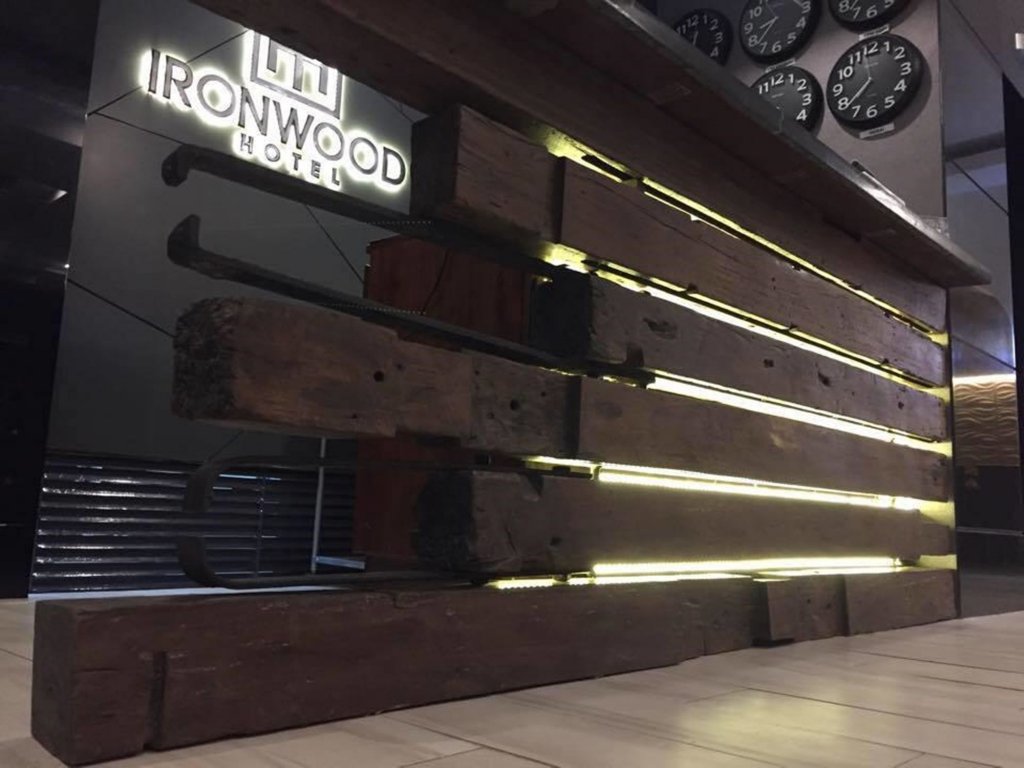 Фото Ironwood Hotel