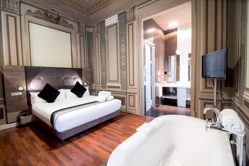 Фото Petit Palace Boquería Garden