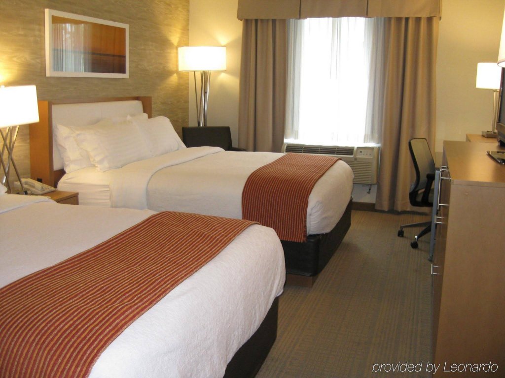 Фото Holiday Inn Saratoga Springs, an Ihg Hotel