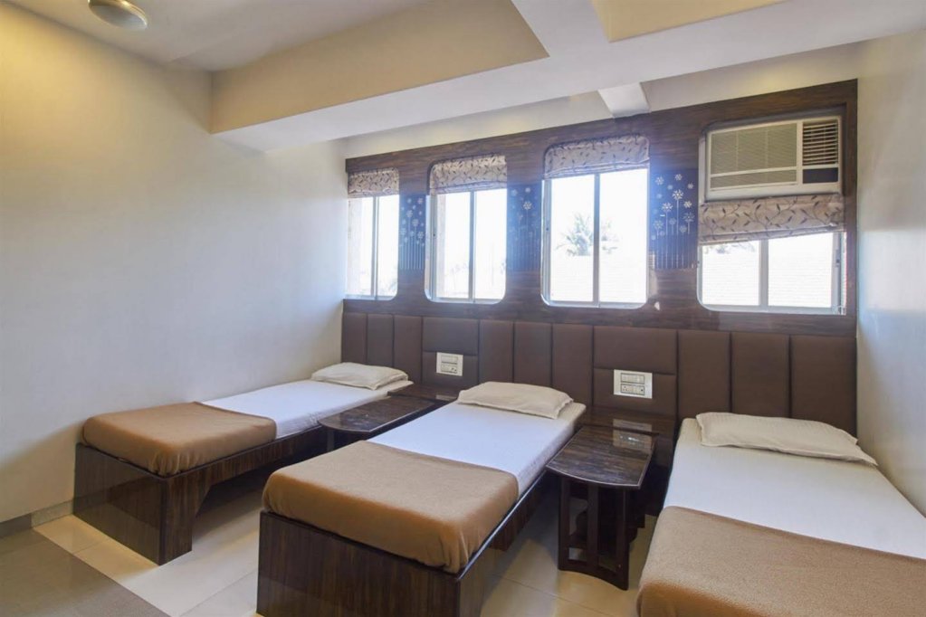 Фото Gulf Hotel Colaba
