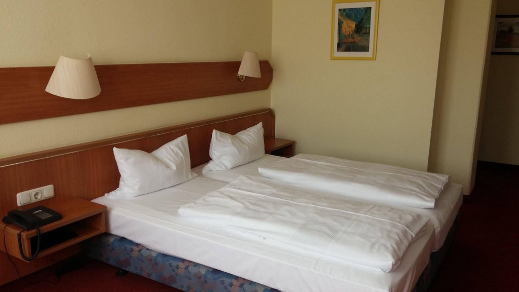 Фото Hotel Berliner Ring