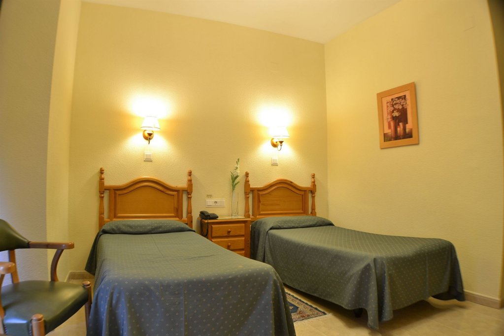 Фото Hotel Sur Málaga