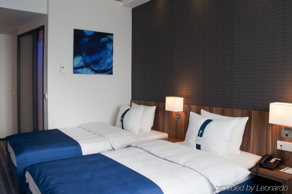 Фото Holiday Inn Express Bremen Airport, an Ihg Hotel