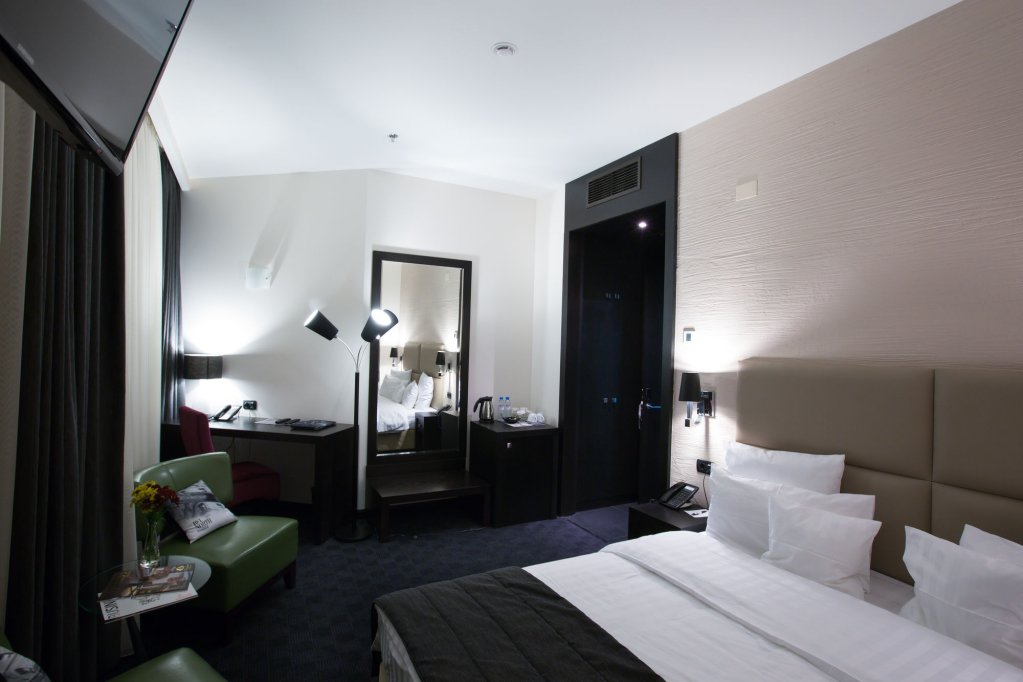 Фото North Avenue by Stellar Hotels