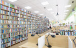 Mbu TsBS goroda Nizhnekamska Tsentralnaya biblioteka imeni Gabdully Tukaya (Tukaya Street, 31), library
