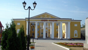 Suvorovskaya mezhposelencheskaya tsentralizovannaya bibliotechnaya sistema (Dvortsovaya ploshchad, 1), library