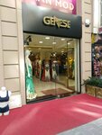 Genese (Mesih Paşa Cad. No:72/A, Laleli, Fatih, İstanbul - Avrupa), giyim mağazası  Fatih'ten