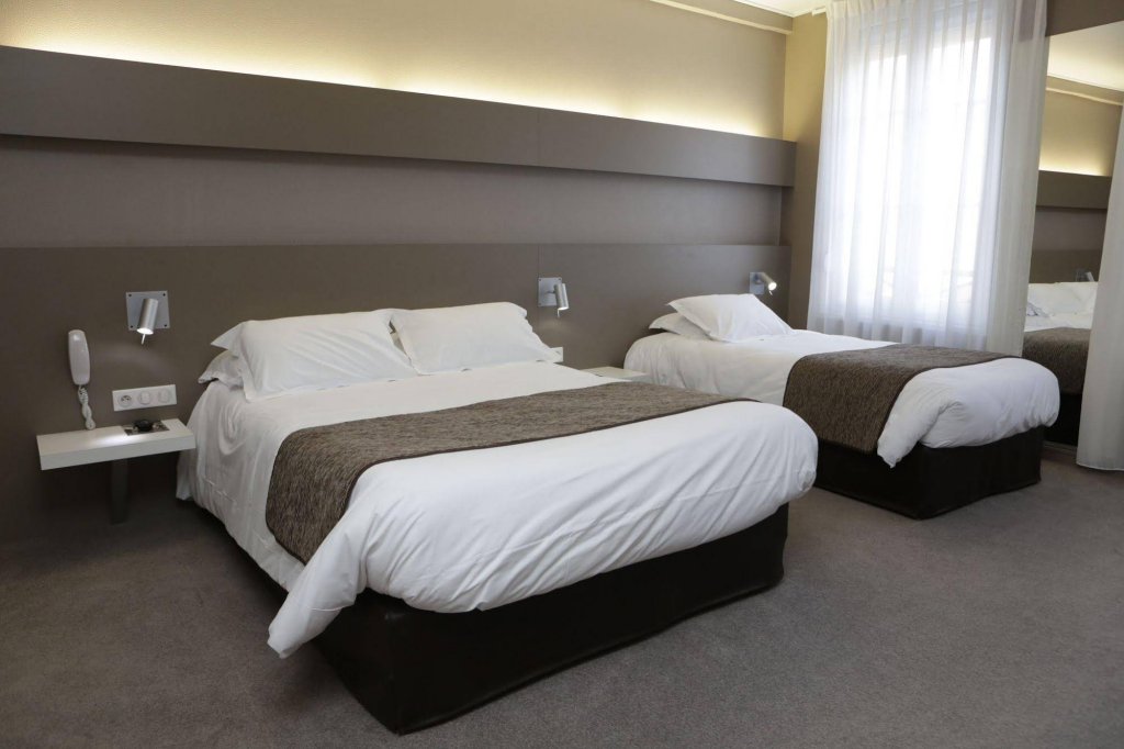 Фото Hotel Le Renard Châlons-en-Champagne