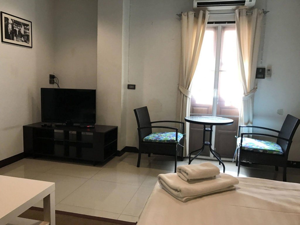 Фото Ratchadamnoen Residence