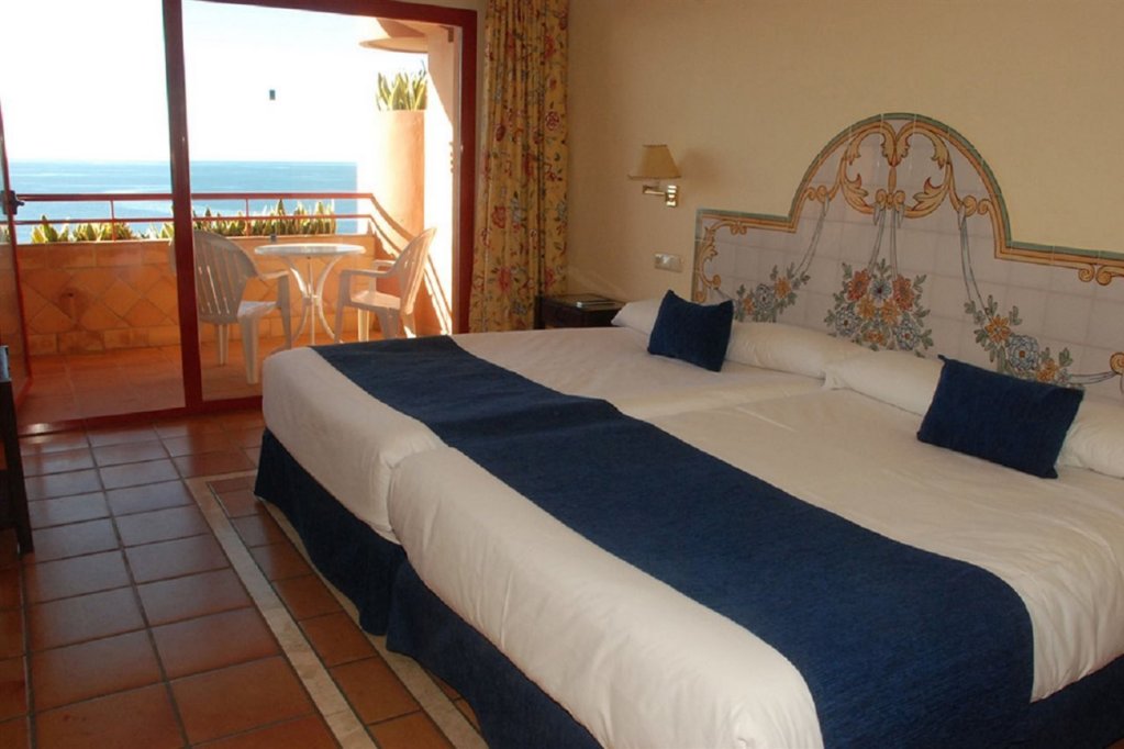 Фото Отель Ibersol Almuñecar Beach & Spa