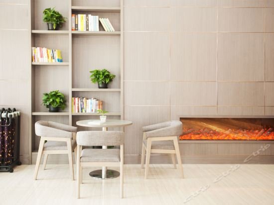 Фото Gya Jiaxing Tongxiang City Century Avenue Hotel