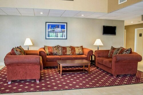 Гостиница Norwood Inn & Suites North Conference Center в Уортингтоне
