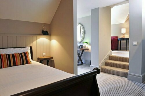 Гостиница The Crown Manor House Hotel в Линдхерсте