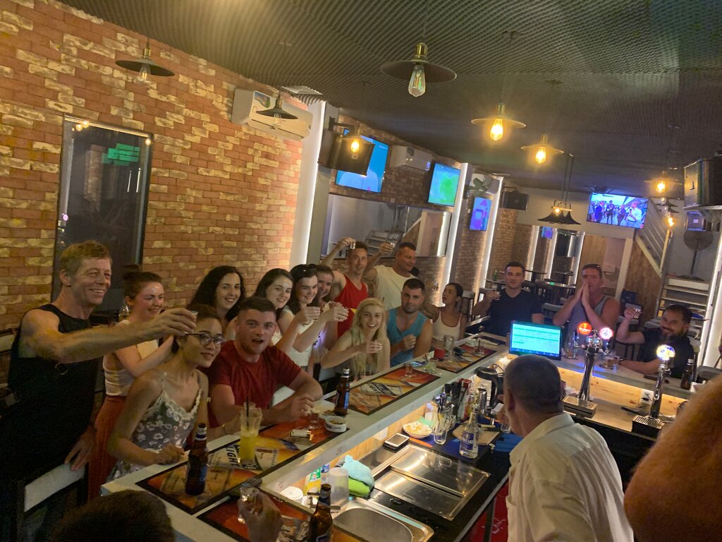 Sports bar Shamrock, Da Nang, photo