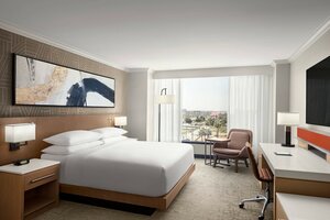 Гостиница Delta Hotels by Marriott Anaheim Garden Grove в Гарден Грове