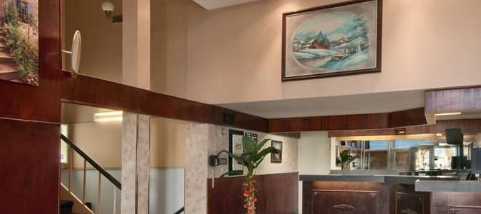 Фото Travelodge by Wyndham Winnipeg