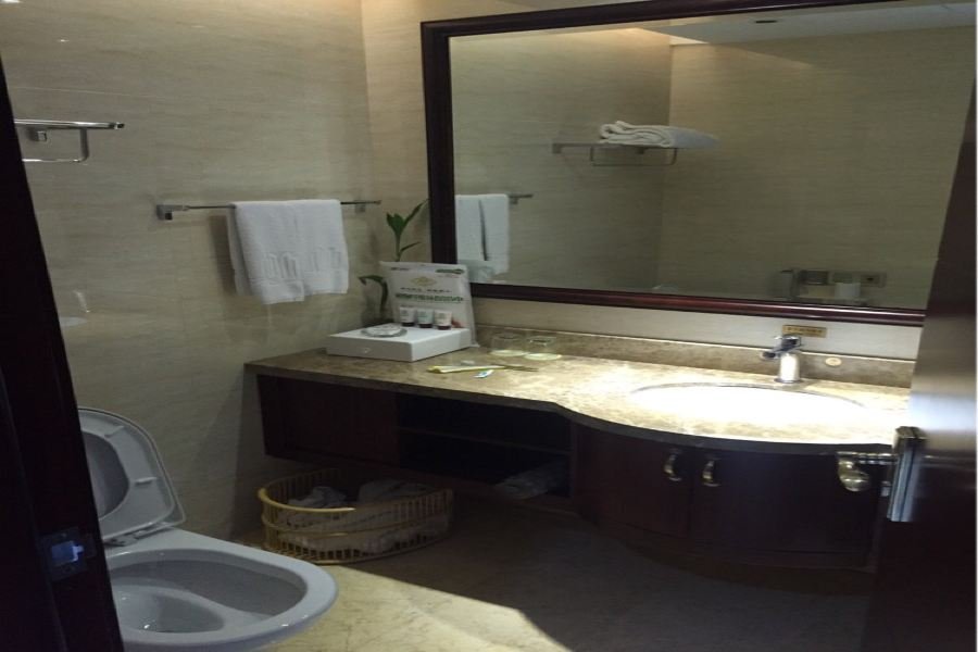 Фото Huijin Holiday Inn