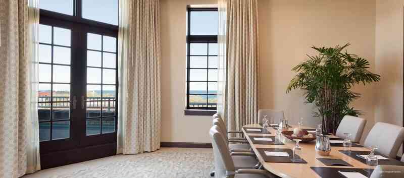 Фото Hilton Orrington Evanston