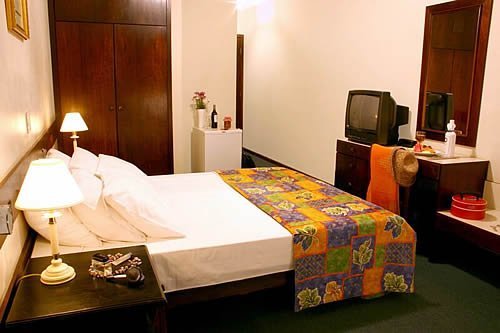 Фото Hotel Deville Express Guaíra