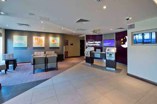 Гостиница Premier Inn Slough Central South Windsor Road Hotel в Слау