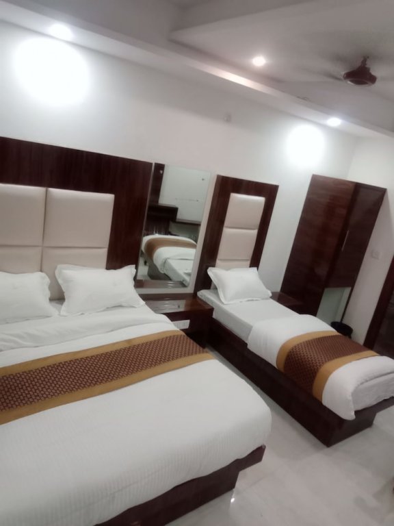 Фото Hotel Crystal Deluxe at New Delhi Railway Station
