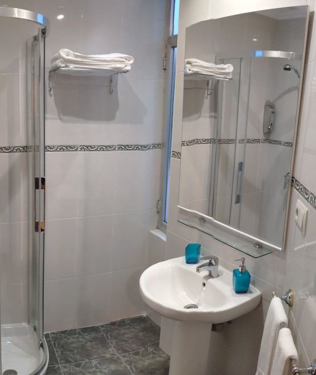 Фото Hostal Hispánico I