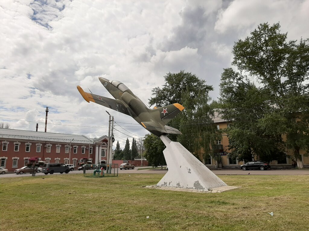 Monument to technology Самолëт L-39 Альбатрос, Michurinsk, photo