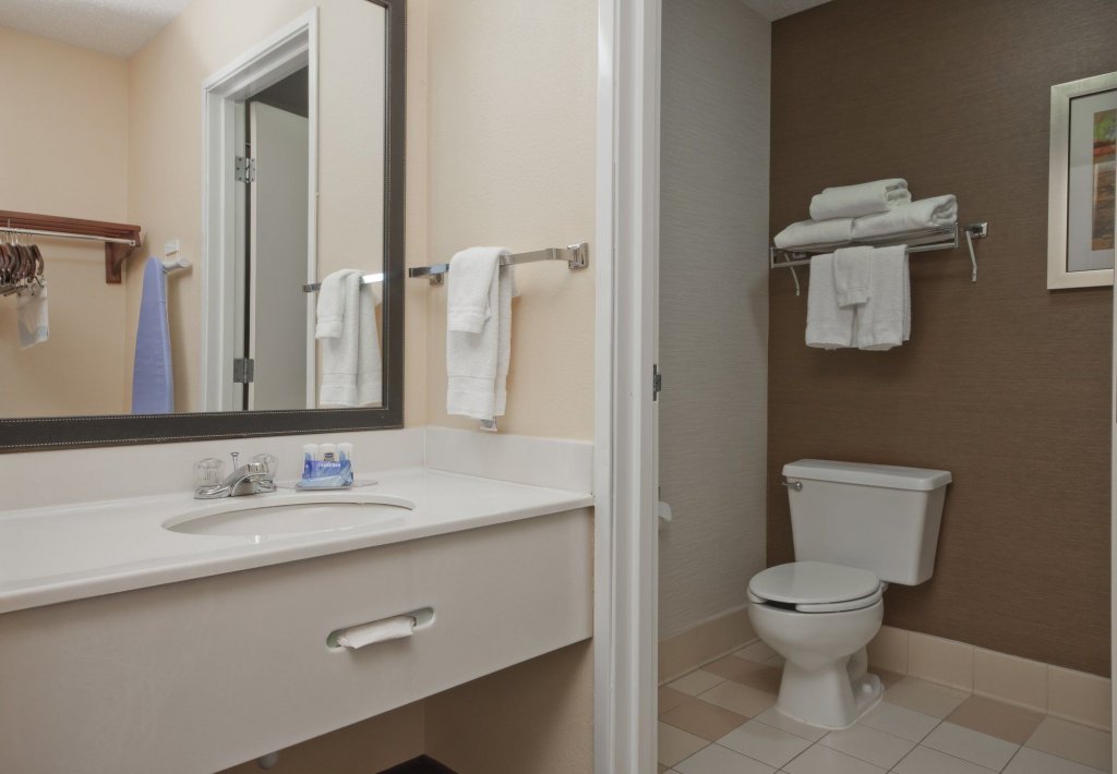 Фото Wingate by Wyndham Great Falls