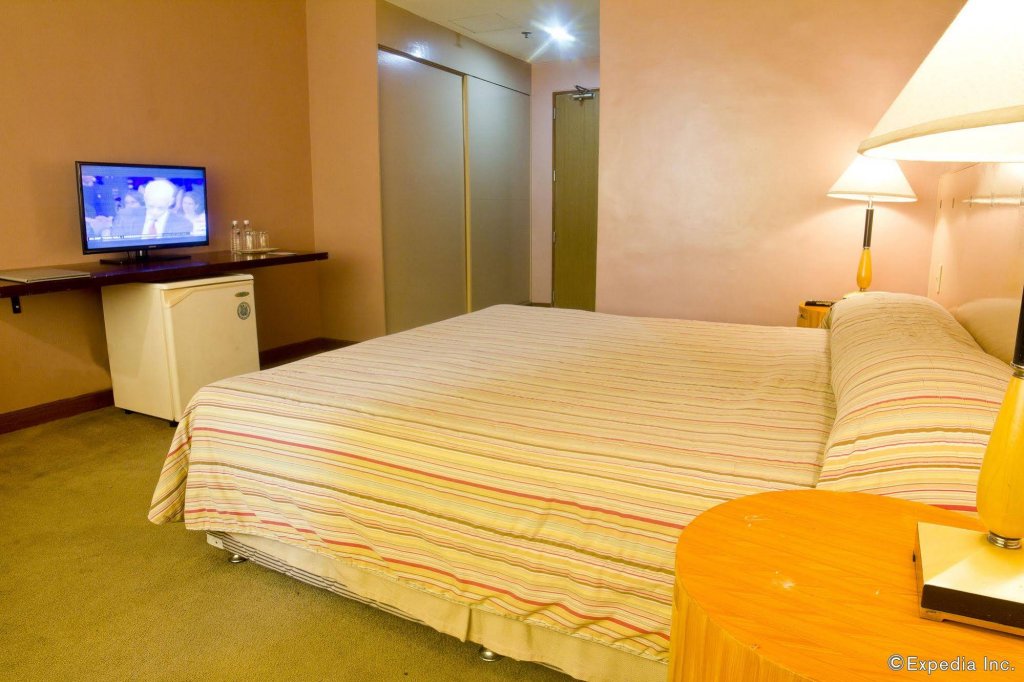 Фото The Pearl Manila Hotel