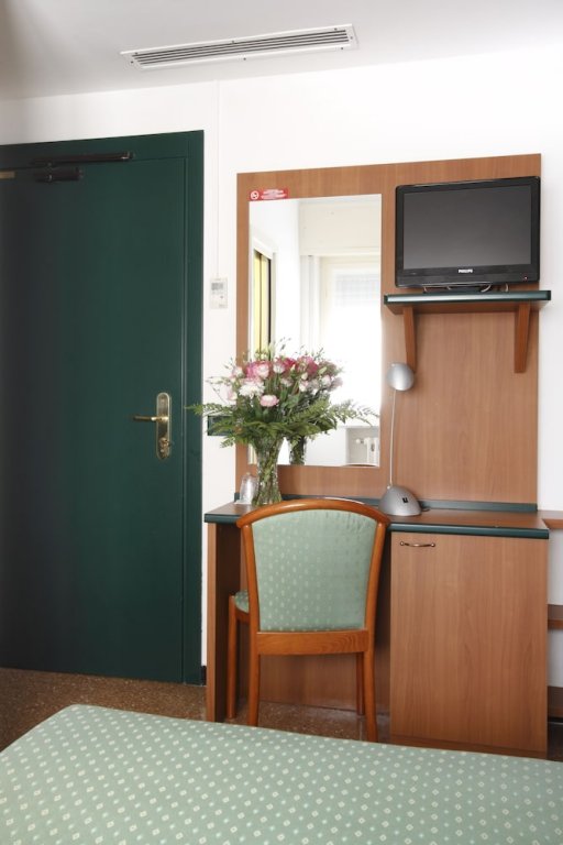 Фото Hotel Adriana