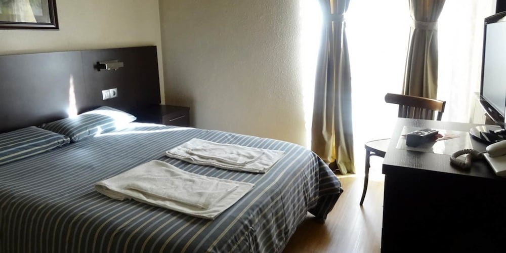 Фото Hostal Cal Forner