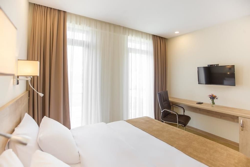 Фото Bridge Hotel Tbilisi