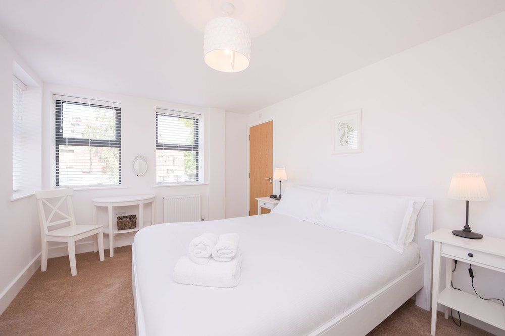 Фото Town or Country - Oxford Heights