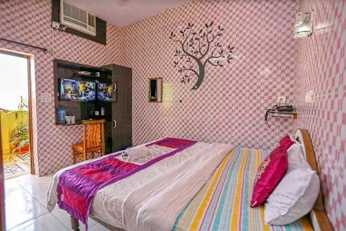 Фото Embassy Hotel