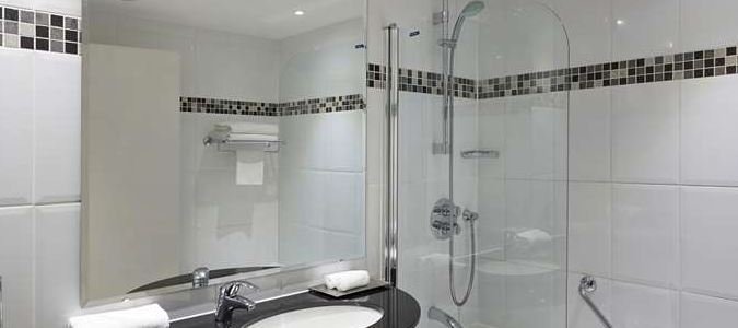 Фото DoubleTree by Hilton Bristol North