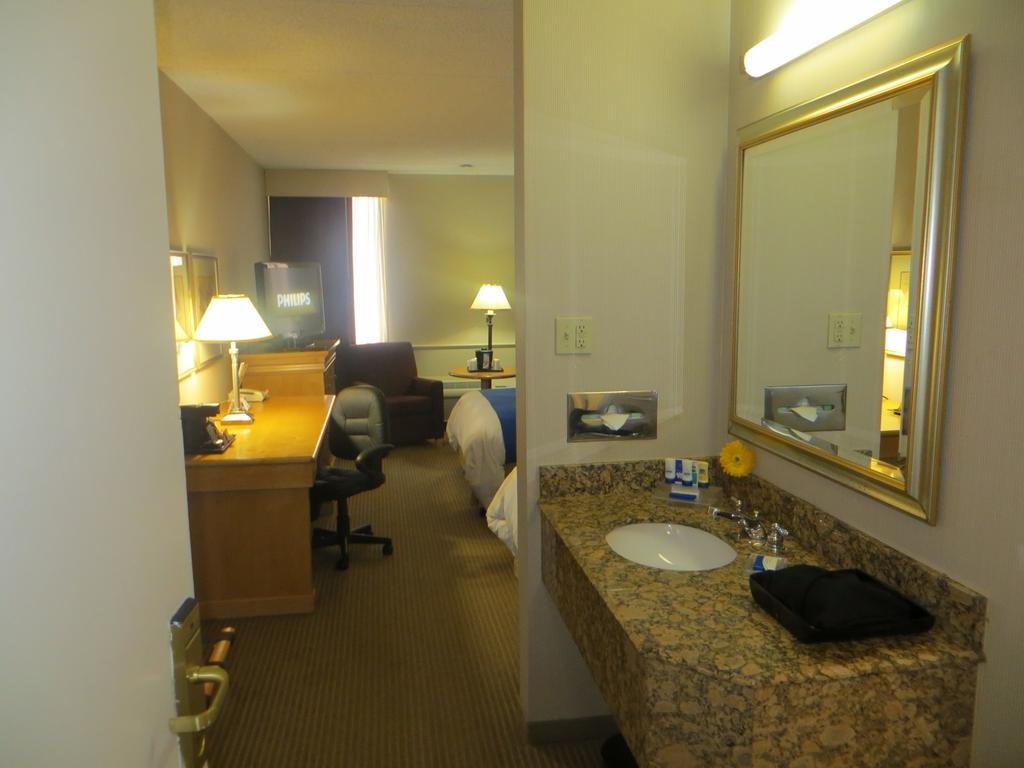 Фото Fairfield Inn & Suites by Marriott Dallas Love Field