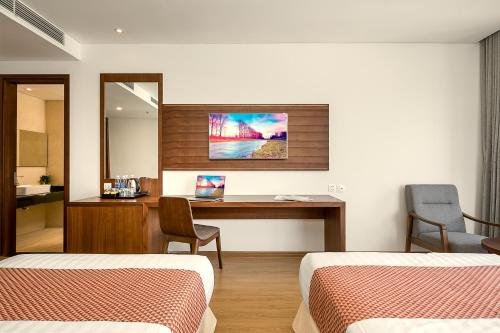 Фото Val Soleil Hotel