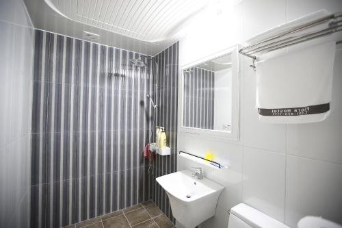 Фото Flora Hostel Pension