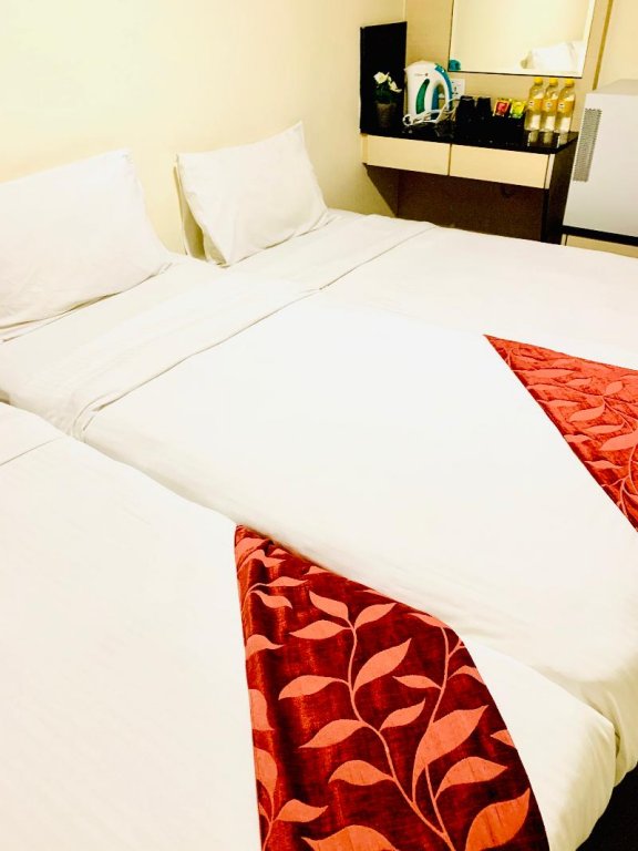 Фото Sandpiper Hotel