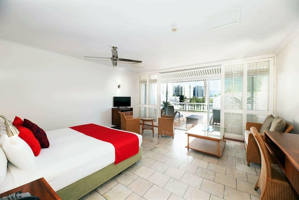 Hotel Ramada by Wyndham Cairns City Centre, Cairns, photo