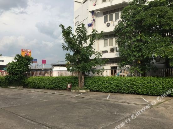 Фото Montree Hotel