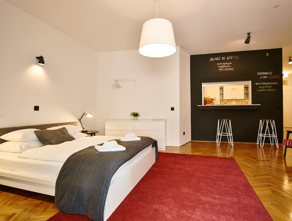 Фото Central Downtown Apartments by Irundo