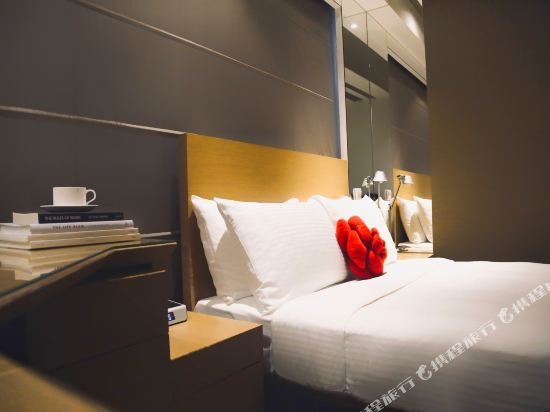 Фото Dash Living on Prat