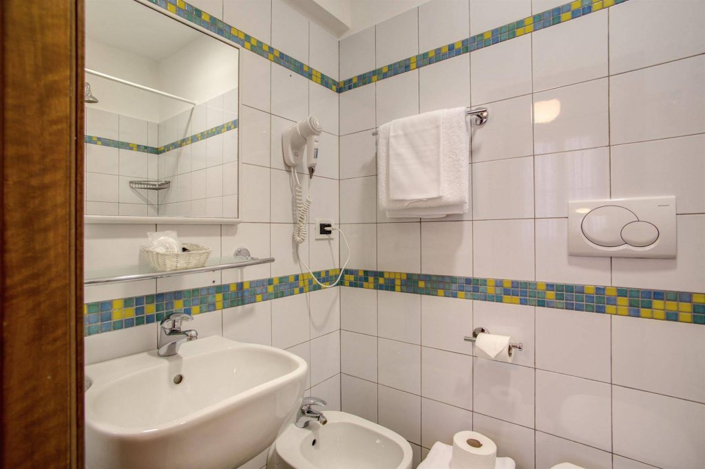 Фото Hotel Nuova Italia