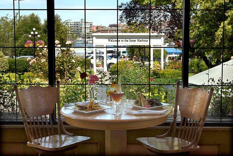 Фото Huntingdon Manor Hotel